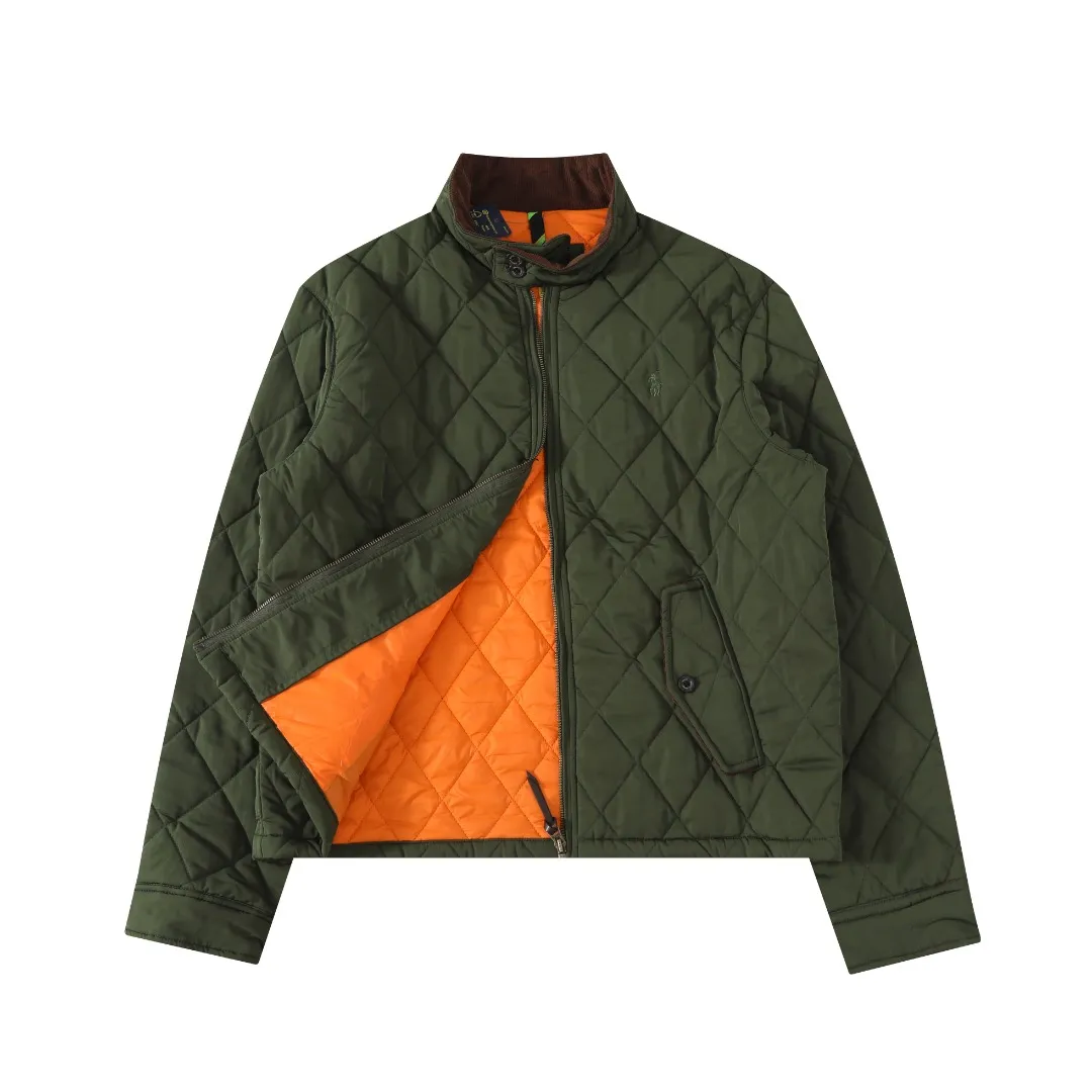 P350 #R57 Ralpah Lauren/Ralph Lauren Diamond Check Stand Collar Veteran Cotton Jacket Uniform British Retro Style for Men and Women Item No. RL17381 Classic Diamond Henley Lavalier Thin Cotton Jacket Simple yet stylish corduroy trimmed cuffs Collar Can be straight folded Two-wear, half-high collar front double-button closure, front full zipper Fabric has a certain anti-water effect, classic forever , there are adjustable buckle tabs at the back waist. Delicate embroidery of the pony on the left side of the chest is retro and timeless. Color: black, navy blue, brown, army green. Size: M L